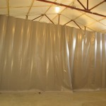 Разделительная штора в гаражный бокс из ПВХ-ткани серого цвета