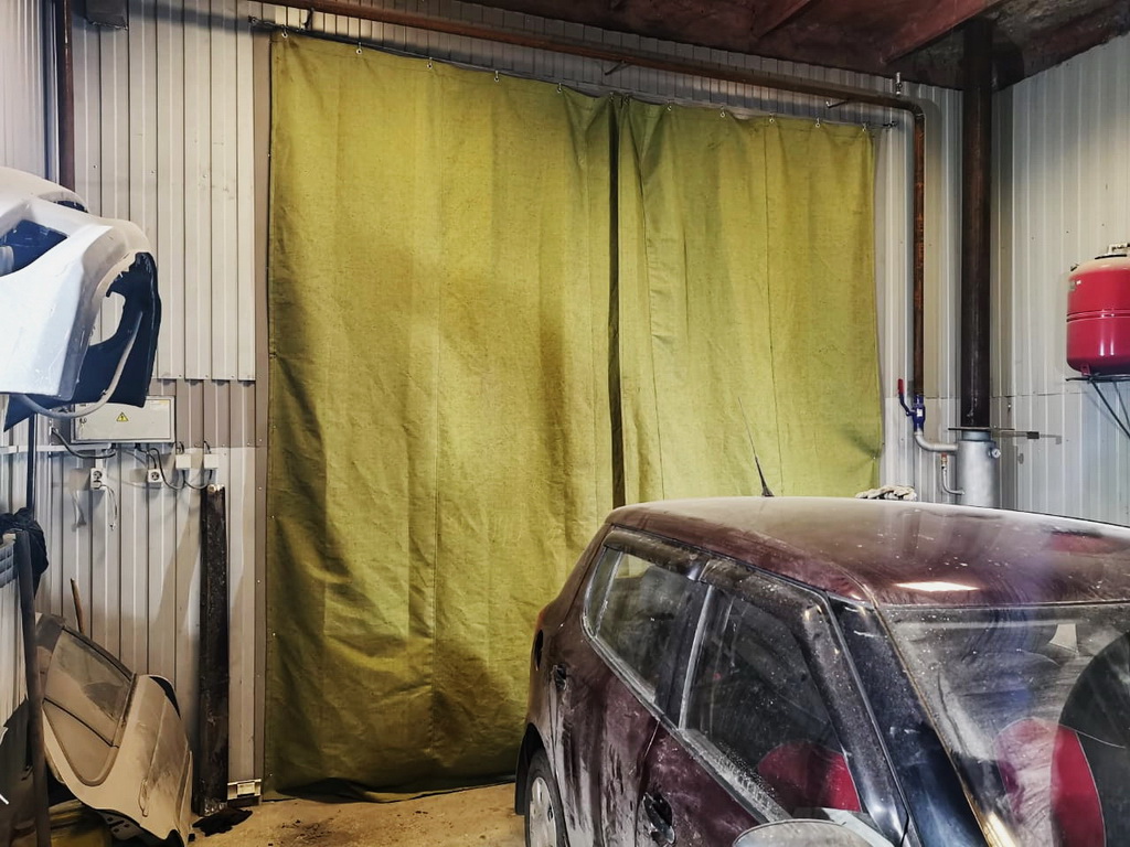 Брезентовые шторы для гаража